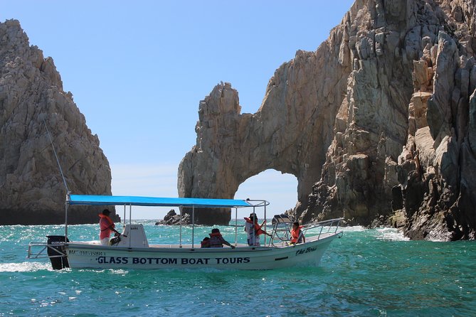 Shared ride to the arch of Cabo San Lucas - Guides, commentary, and photo help