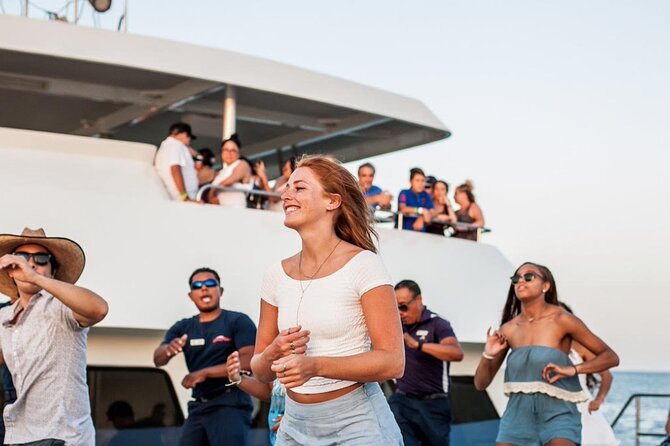 Sunset Dinner Cruise in Los Cabos - Who Will Enjoy This Cruise Most?