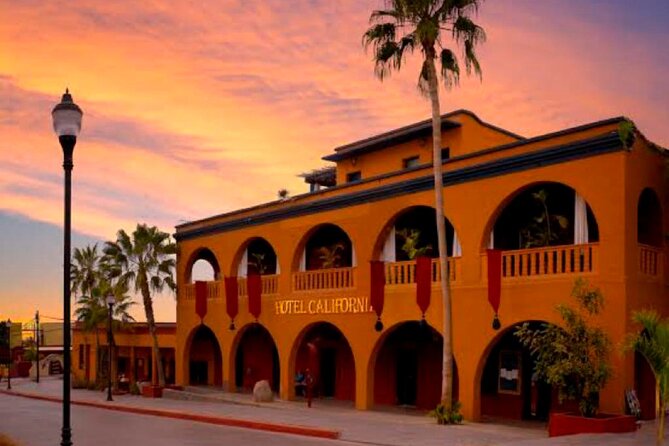 Todos Santos Private 6 hrs 1-08 paxs - Two and a half hours among Todos Santos galleries and shops
