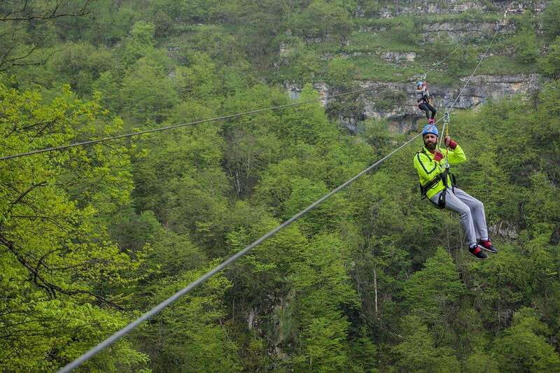Zip-line outdoor adventure the ultimate experience - The safety briefing sets the tone